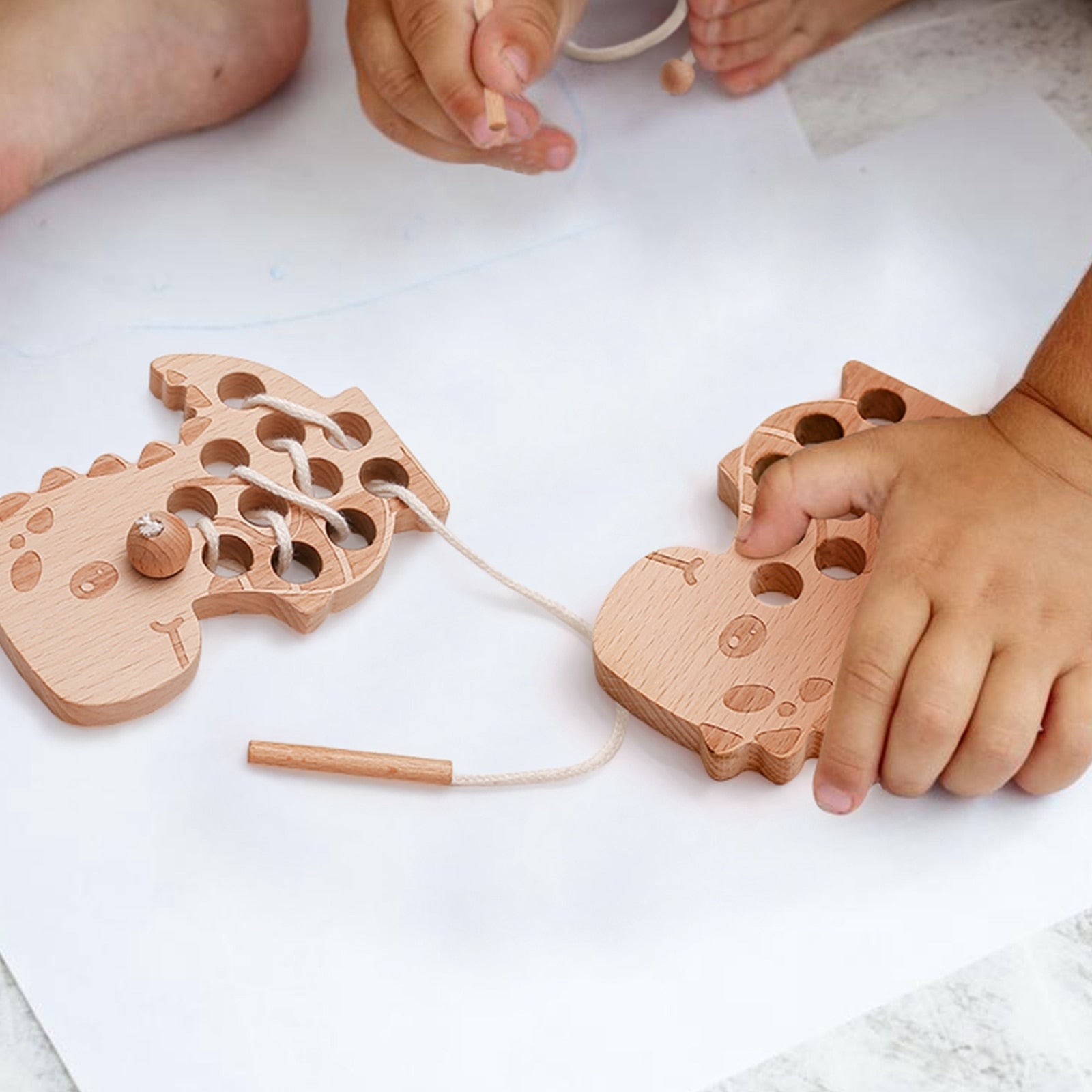 Tablero de Animales de Madera para Enhebrar