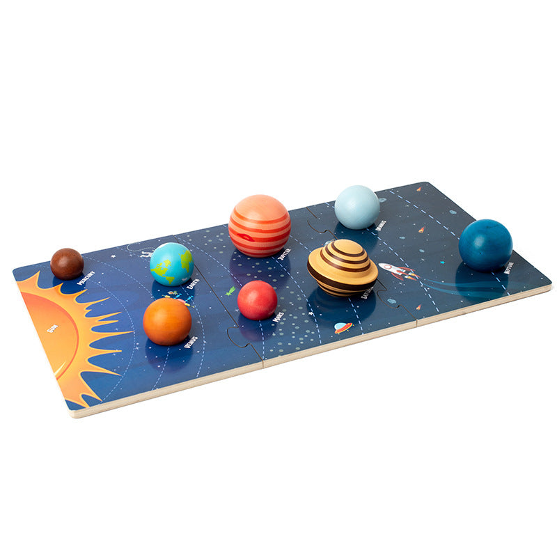 Puzzle géant du système solaire avec plateau planètes