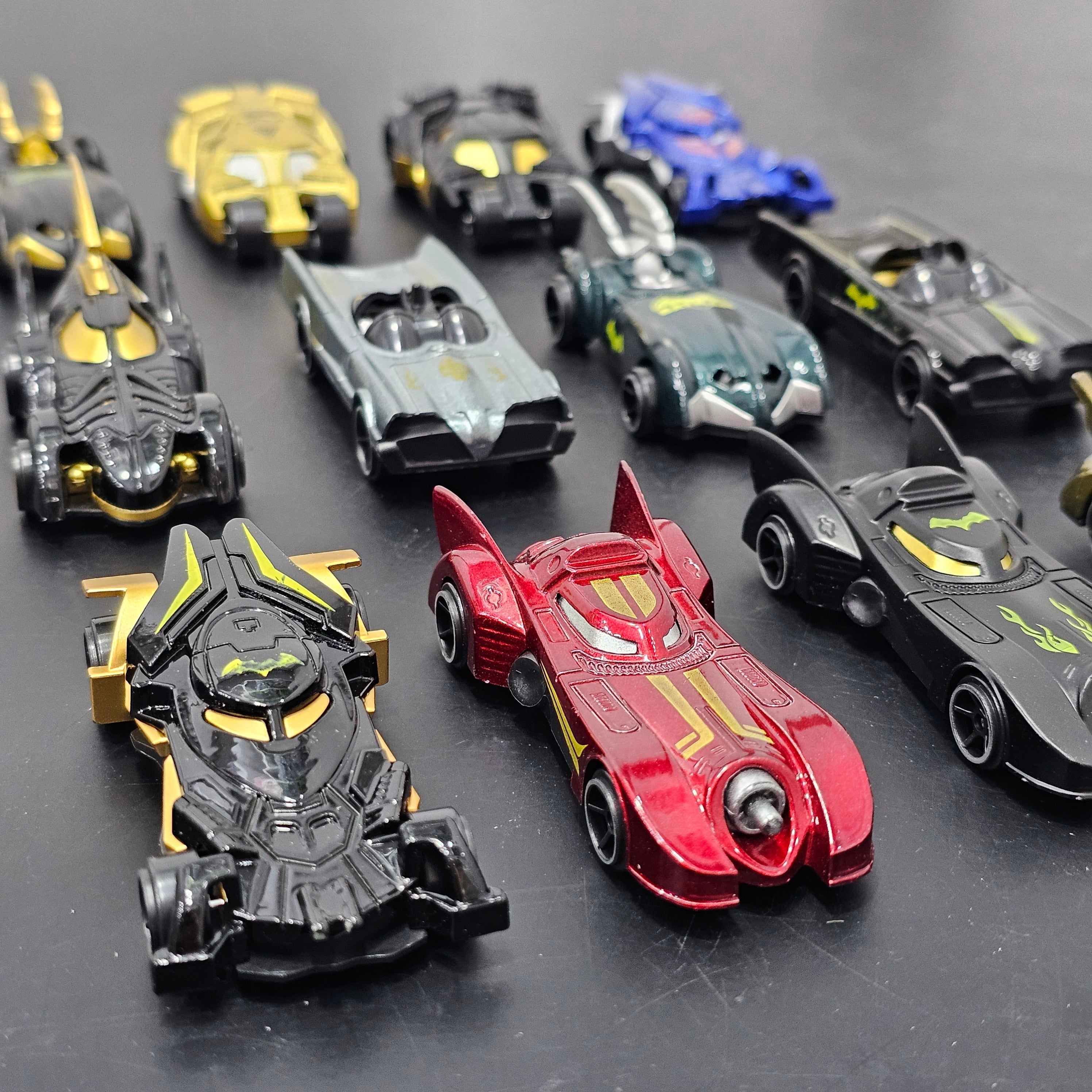 Set de coches de Batman de metal fundido a presión – 12 piezas | Colección de coches de juguete de superhéroes para niños | Bacha Toys