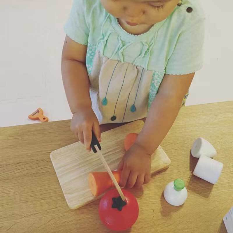 Fidtoy Set de jeu en bois pour enfants, jouet de cuisine pour tout-petits, jouet de découpe de fruits, jouet d'apprentissage Montessori pour les enfants de 1, 2, 3 ans, jeu à la maison.