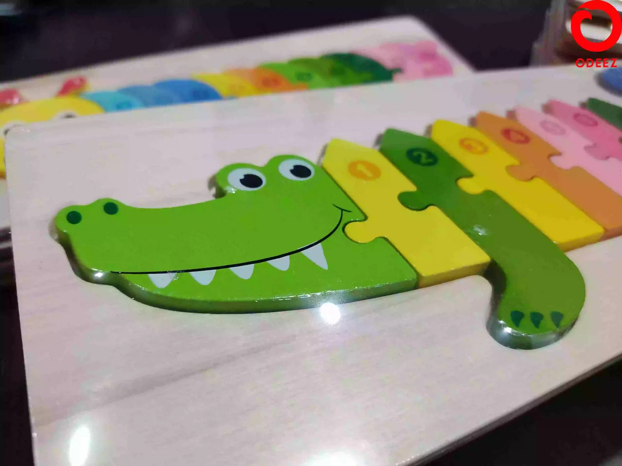Fidtoy 3D Wooden Crocodile Puzzle Board, Wooden Animal Board for Toddlers, Preschool Matching Puzzle, Fine Motor Color Recognition Toy Ages 2-6