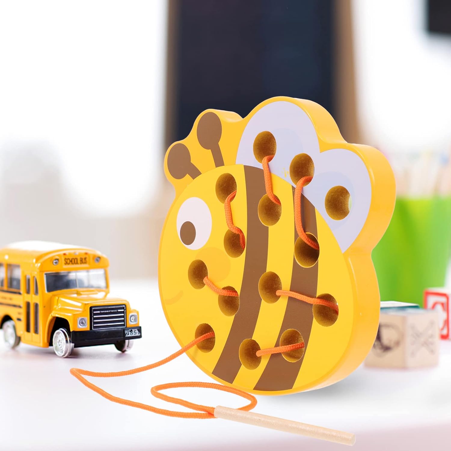 TOYANDONA Juguetes de madera para atar, animales para ensartar, juguetes para tejer, rompecabezas de bloques de madera, habilidades motoras finas, Montessori, juguete educativo de aprendizaje temprano para niños y niñas (abeja)