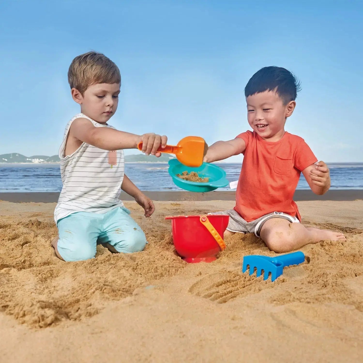 Juego de juguetes de arena de playa Fidtoy para niños, cubo, pala, rastrillo