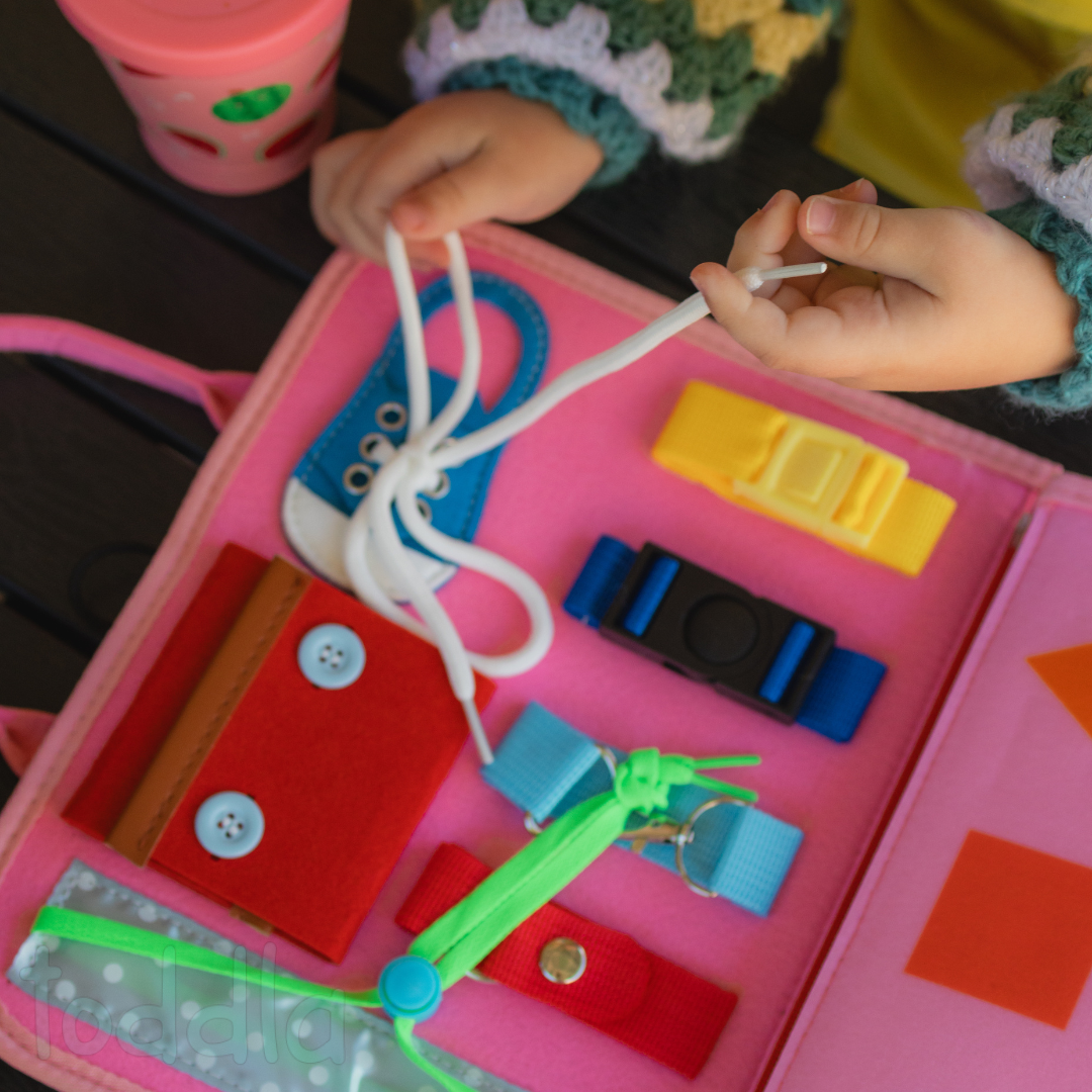 Fidtoy Montessori Busy Board para niños pequeños Juguete de aprendizaje de viaje