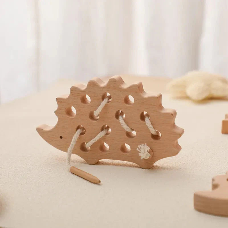 Jouet Fidtoy Hérisson en Bois à Enfiler pour le Développement de la Motricité Fine