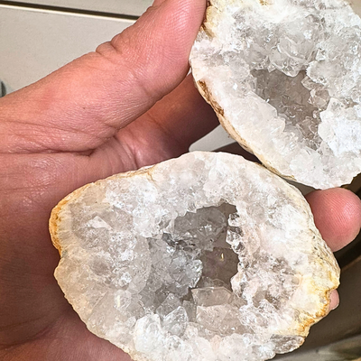 Niños Grandes Rompen una Geoda de Cristal Roca Natural 5-8cm Regalo Sorpresa para Niños