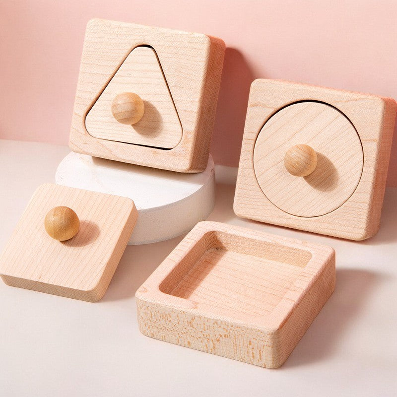Tablero de reconocimiento de formas de madera para niños pequeños