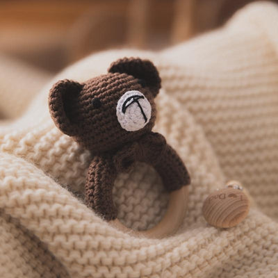 Hochet en bois au crochet Fidtoy – Jouet sensoriel doux pour nouveau-né avec anneau en bois