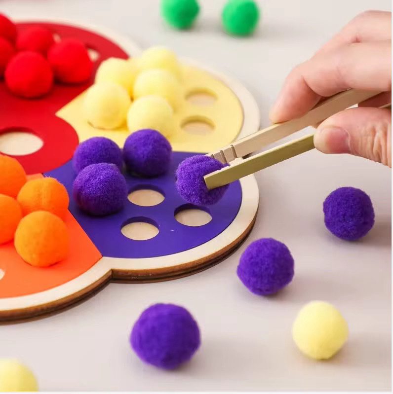 Tableau de tri de couleurs en forme de fleur avec activité pompons – Activité de motricité fine