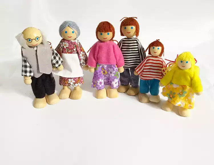Famille de poupées en bois pour jeux de rôle - Jouets en bois à durée de vie illimitée
