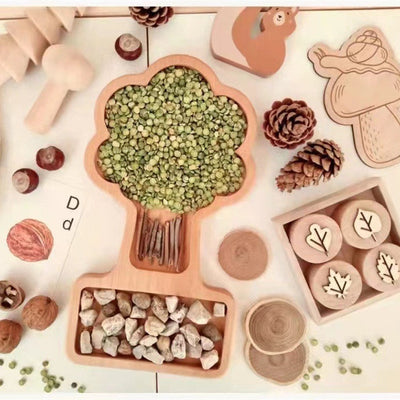 Bac de jeu sensoriel en bois en forme d'arbre - Jeu ouvert