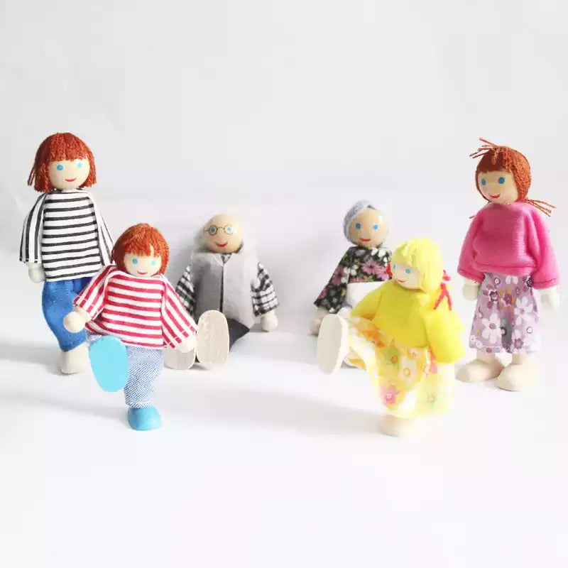 Famille de poupées en bois pour jeux de rôle - Jouets en bois à durée de vie illimitée