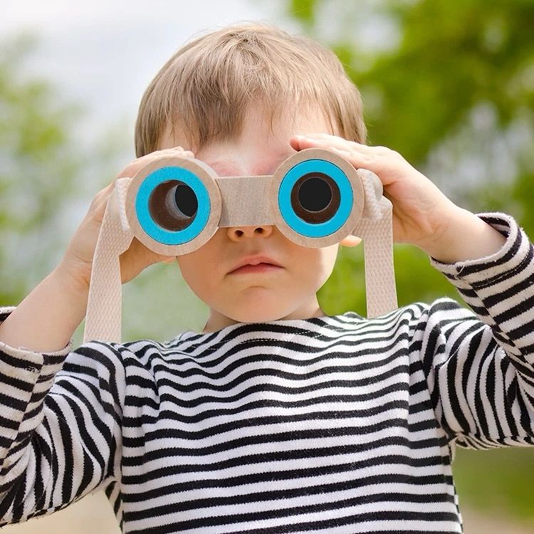 Prismáticos de madera de juguete – Exploración de la naturaleza Montessori para niños