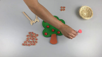 Bandeja de clavijas de árbol de manzana Montessori para contar B