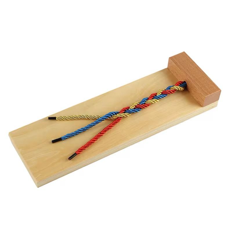 Planche de tressage Montessori - Activité de vie pratique pour la motricité fine