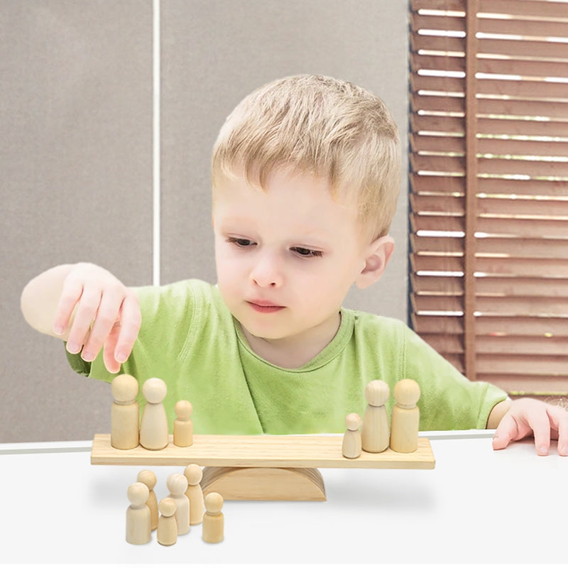 Jouet Montessori à empiler en forme de bascule avec petites poupées