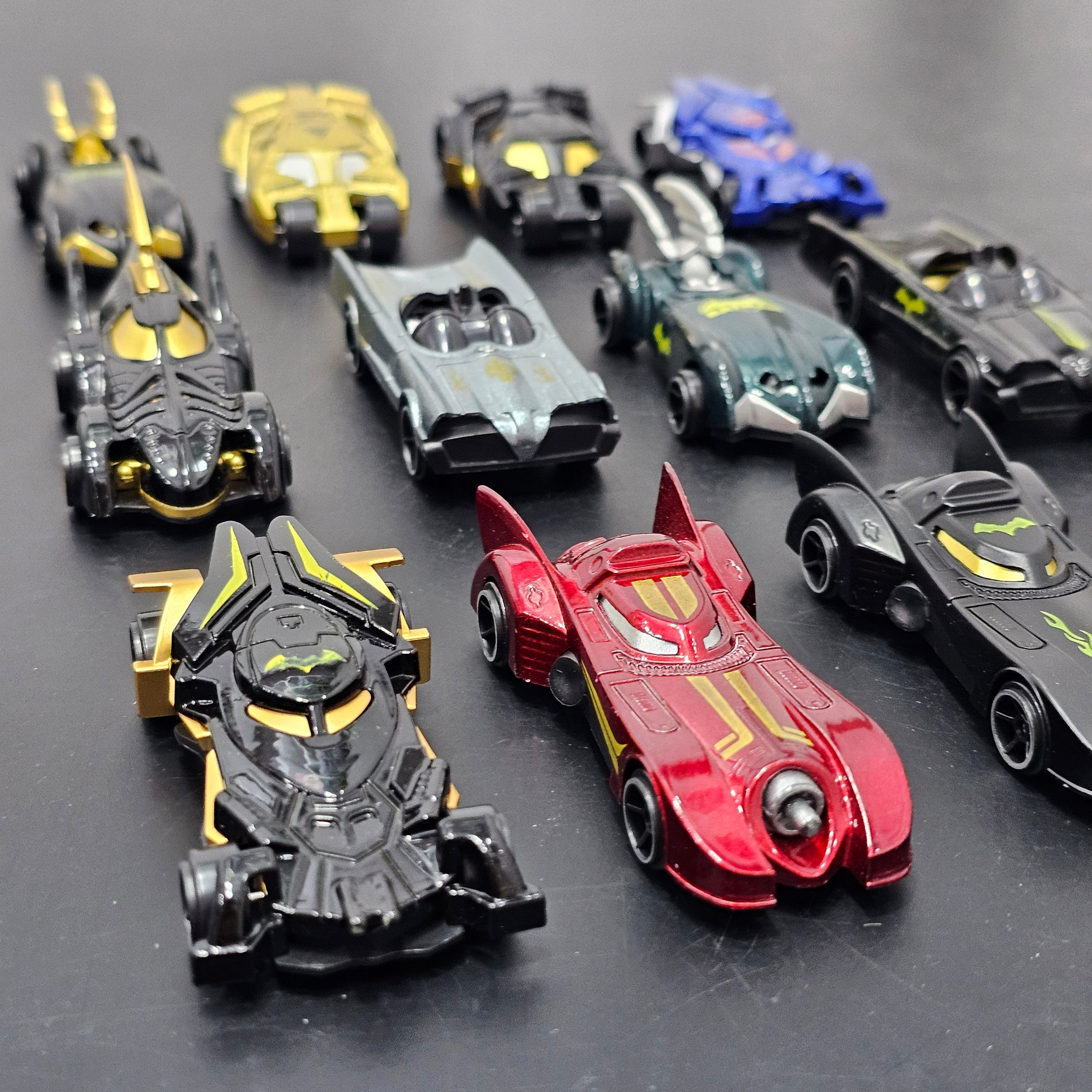 Set de coches de Batman de metal fundido a presión – 12 piezas | Colección de coches de juguete de superhéroes para niños | Bacha Toys