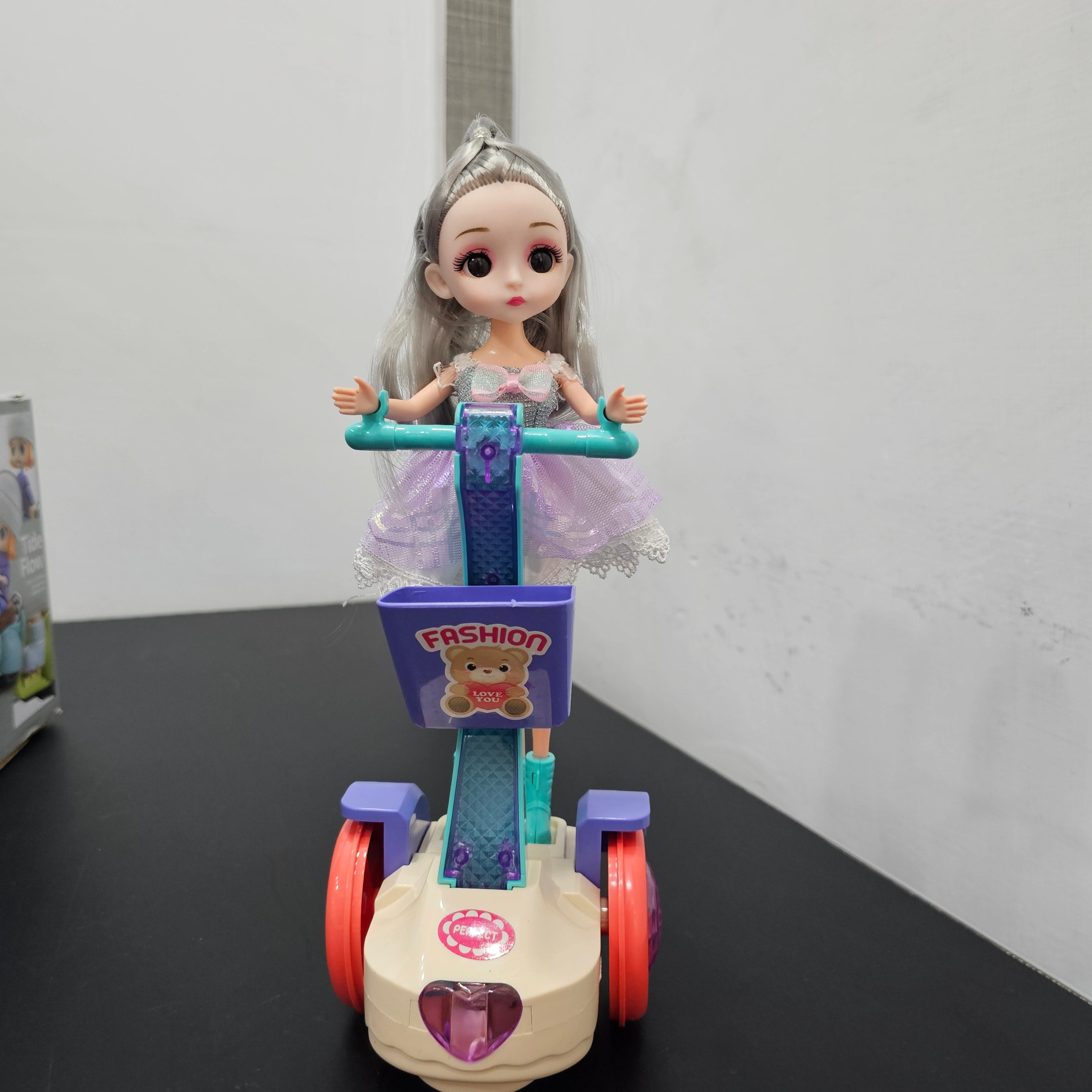 Muñeco de la serie Coche Eléctrico Mini Balance Car con luces y música | Bacha Toys